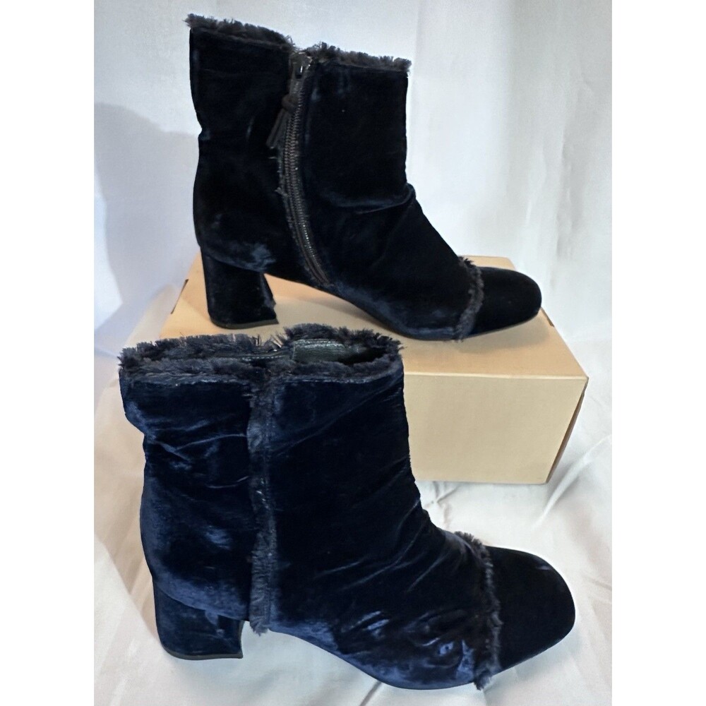 Stuart Weitzman On The Fringe Blue Velvet Ankle Booties Block Heel Sz 7